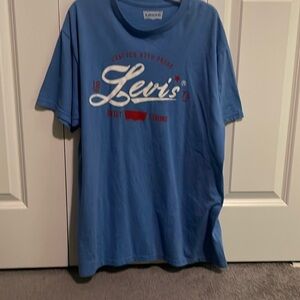 Levi’s men top